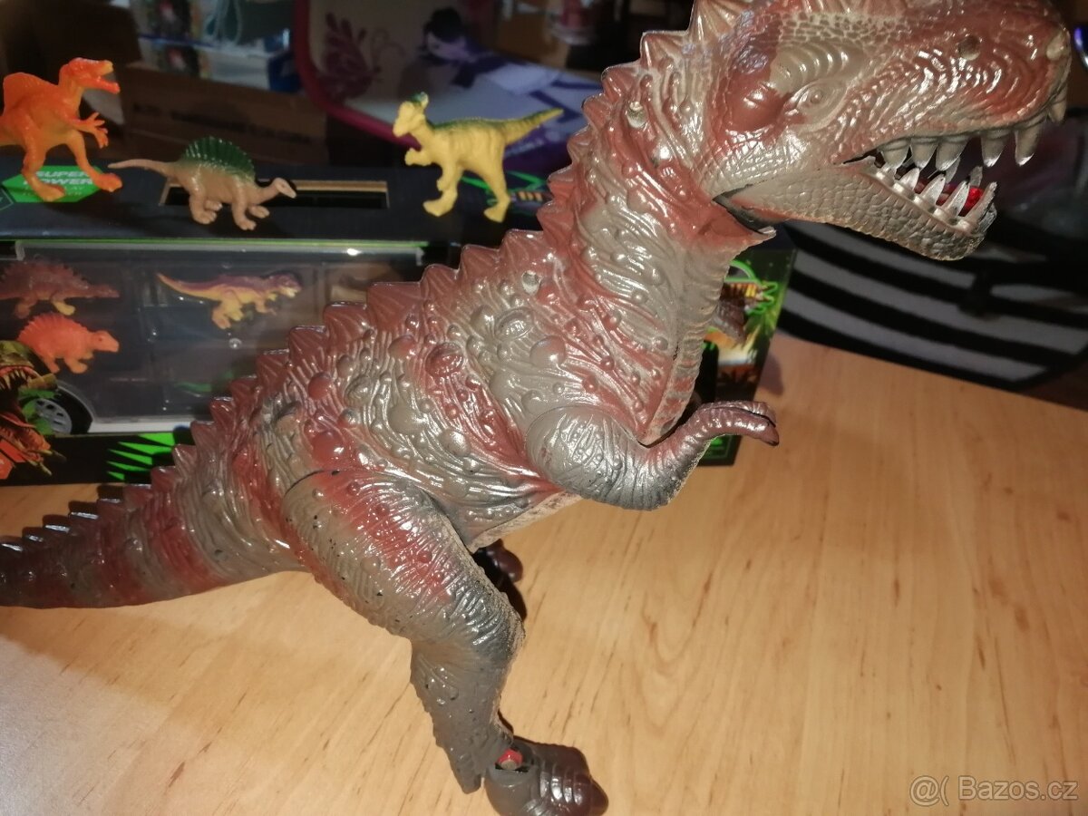Dinosaurus, auto na dinosaury - 2