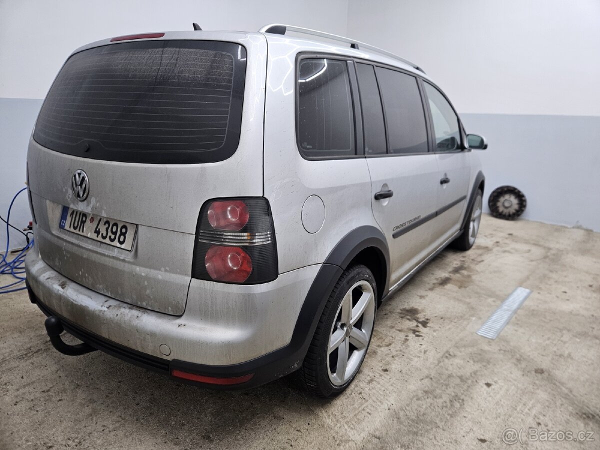 Volkswagen Touran cross 1.9 tdi top i výměna - 2