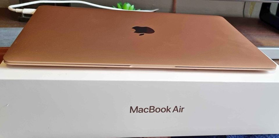 Apple MacBook Air pro rok 2020 256GB - 2