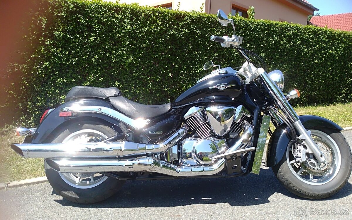 Suzuki VLR 1800 Boulevard-Intruder - 2