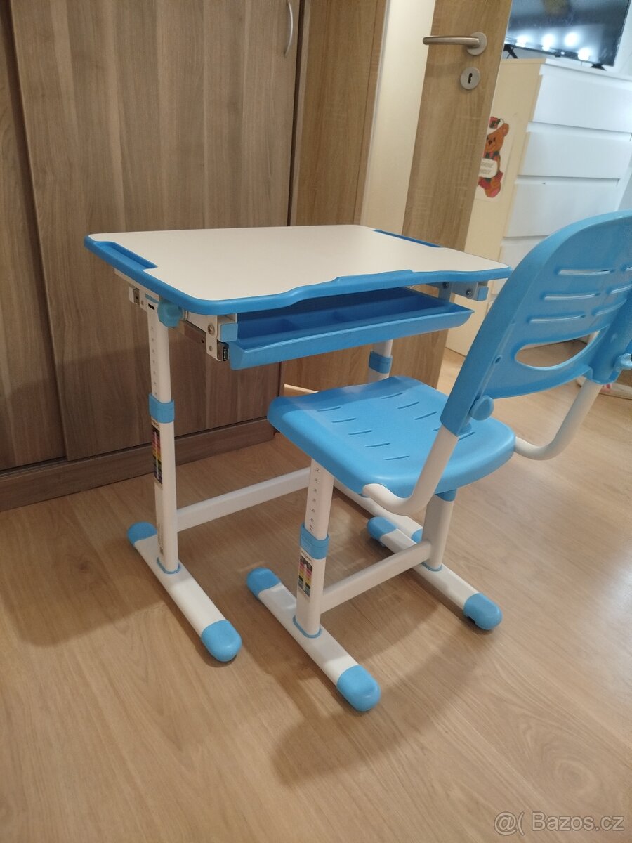 Rostoucí stůl se židlí - 2