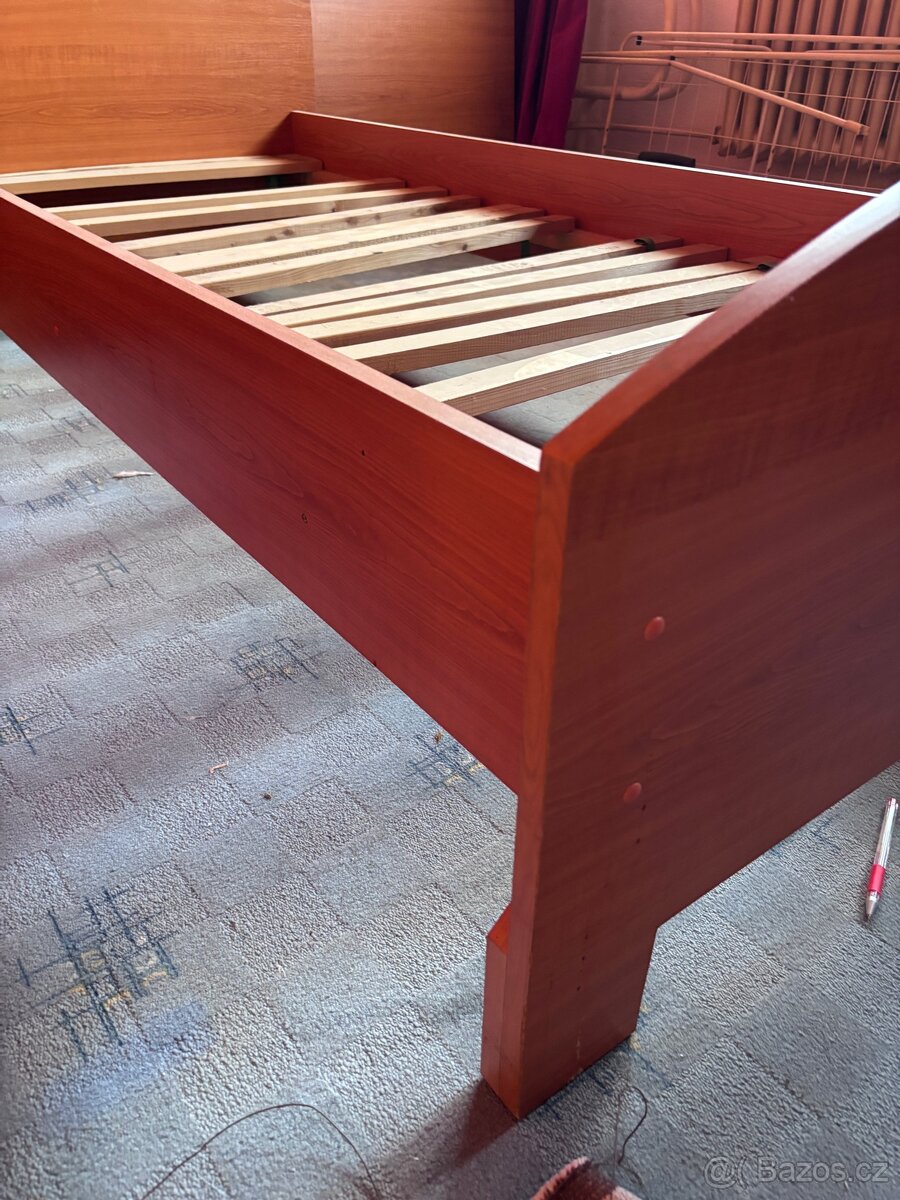 Postel + noční stolek - 2