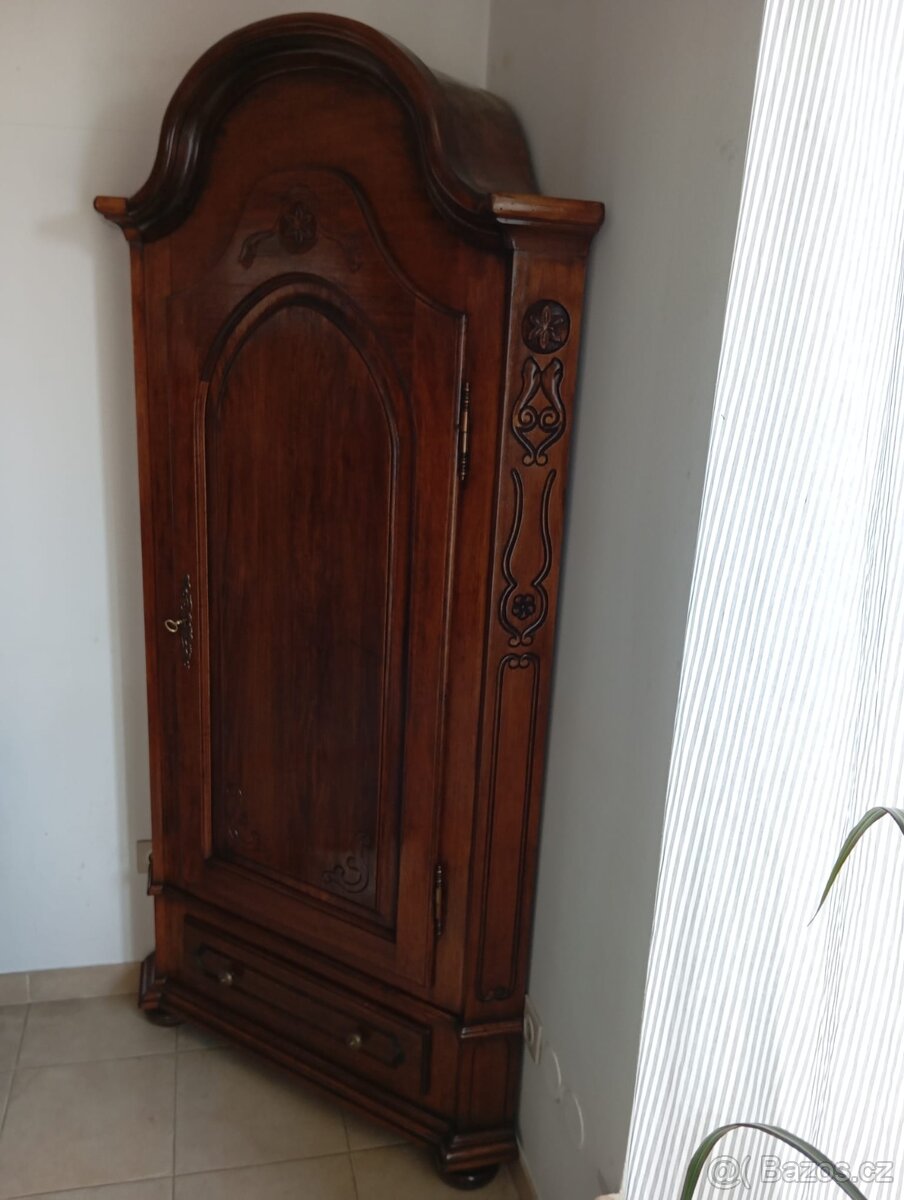 Starožitná rohová selská skříň Voglauer - 2