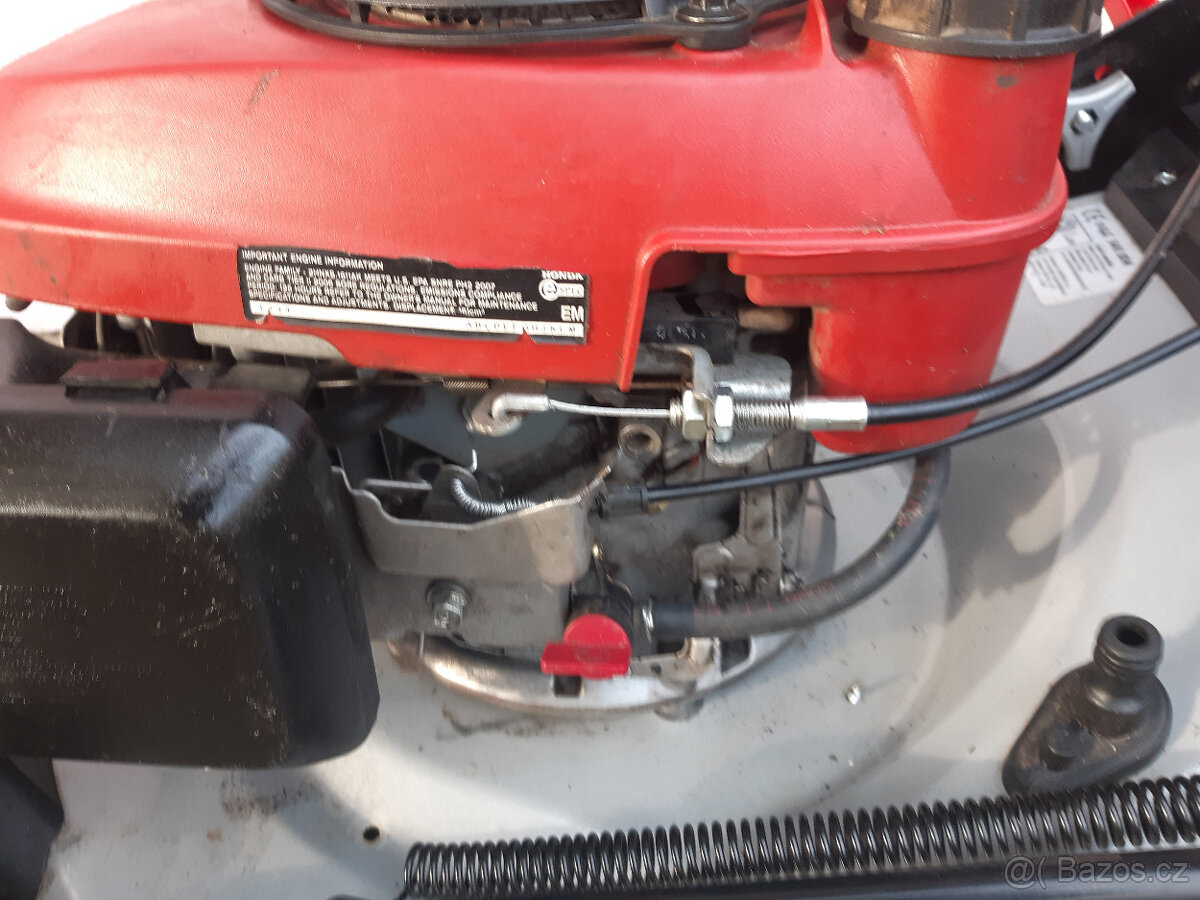 Benzínová sekačka s HONDA motorem - 2