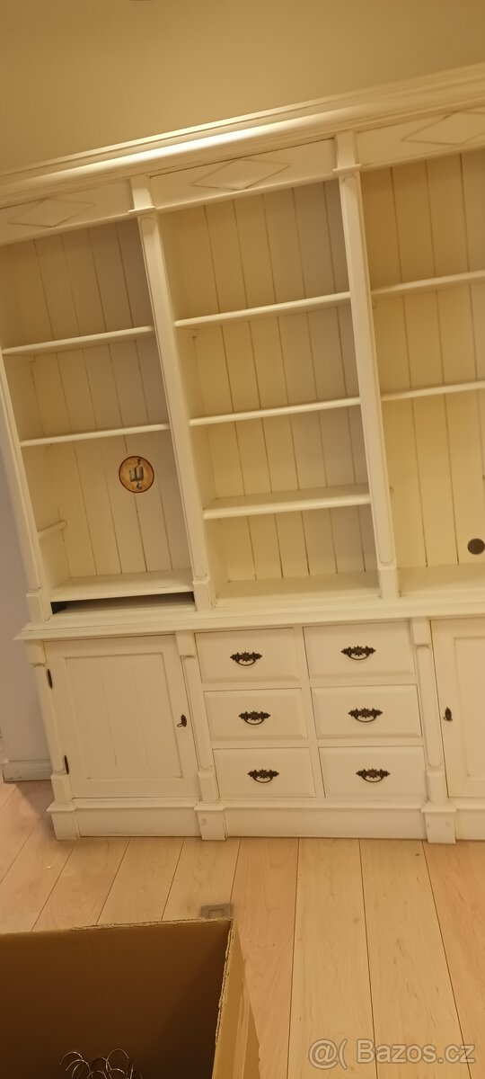 Nádhernou knihovnu - 2