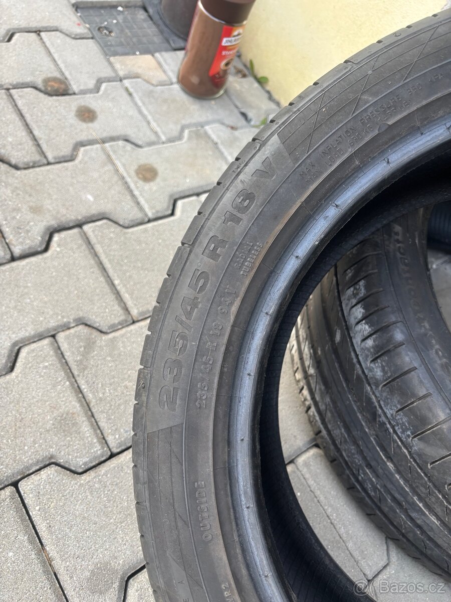 Continental 235/45/18 - 2