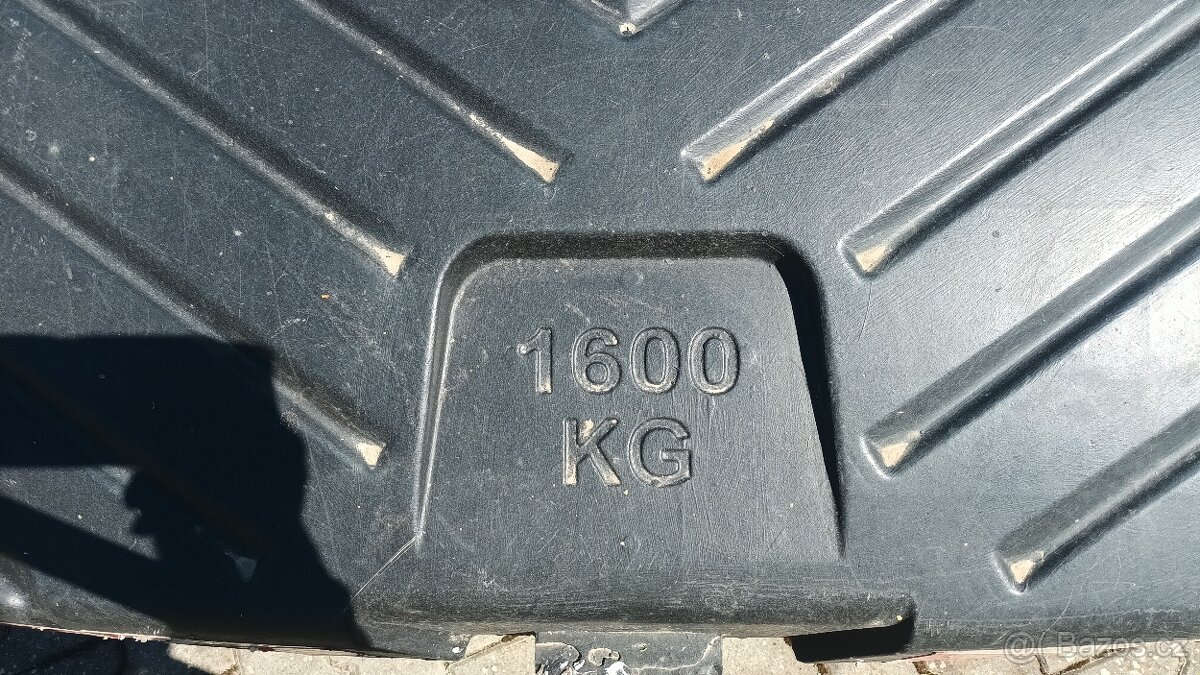 Závaží 1600kg - 2