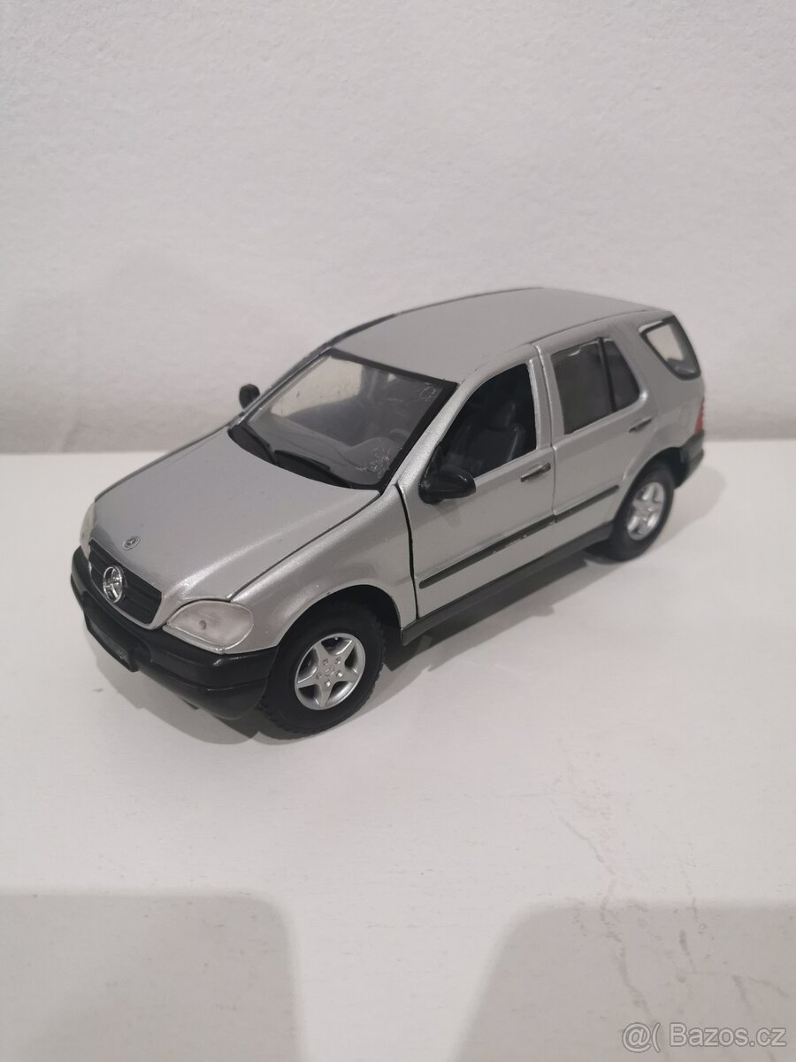 Kovový model Mercedes-Benz ML 320 cdi - 2