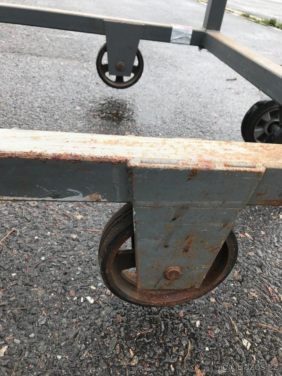 PRODÁM MOBILNÍ STOJAN ODVÍJEČ NA ROLE - 2