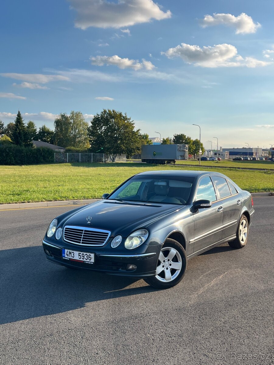 Mercedes-Benz W211 - 2