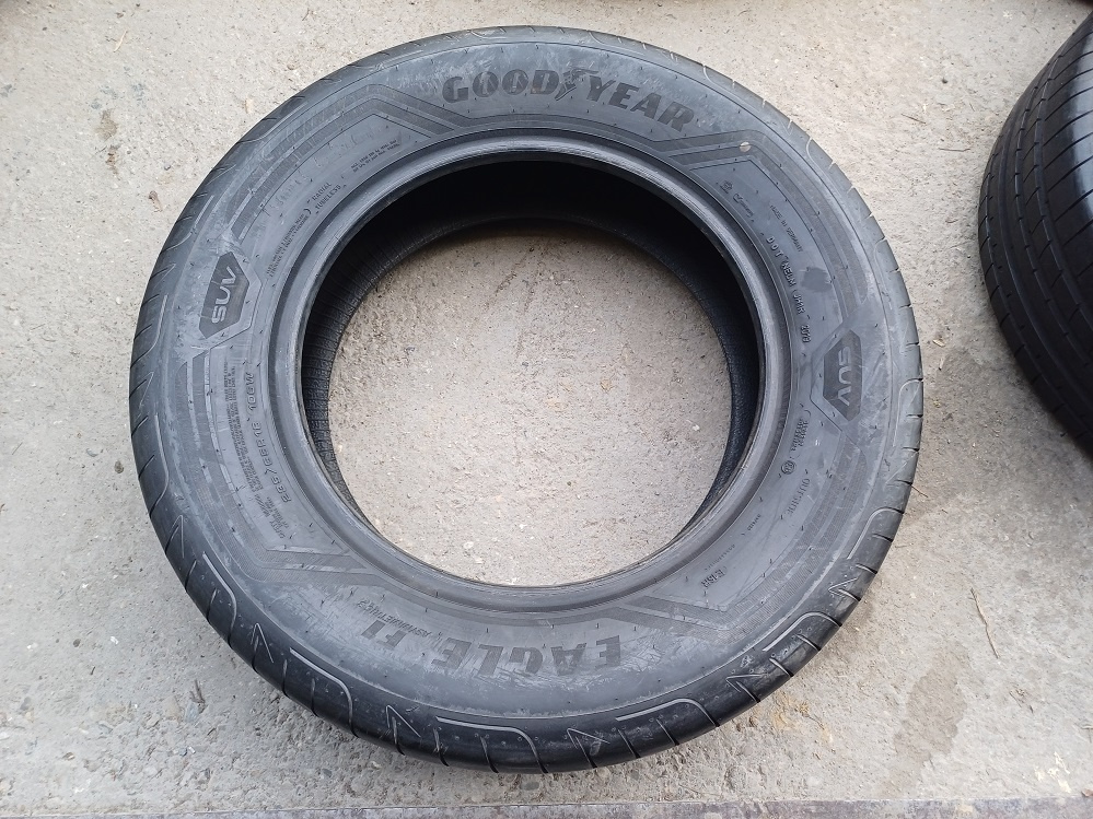 Letní 235/65/18 Goodyear - 2