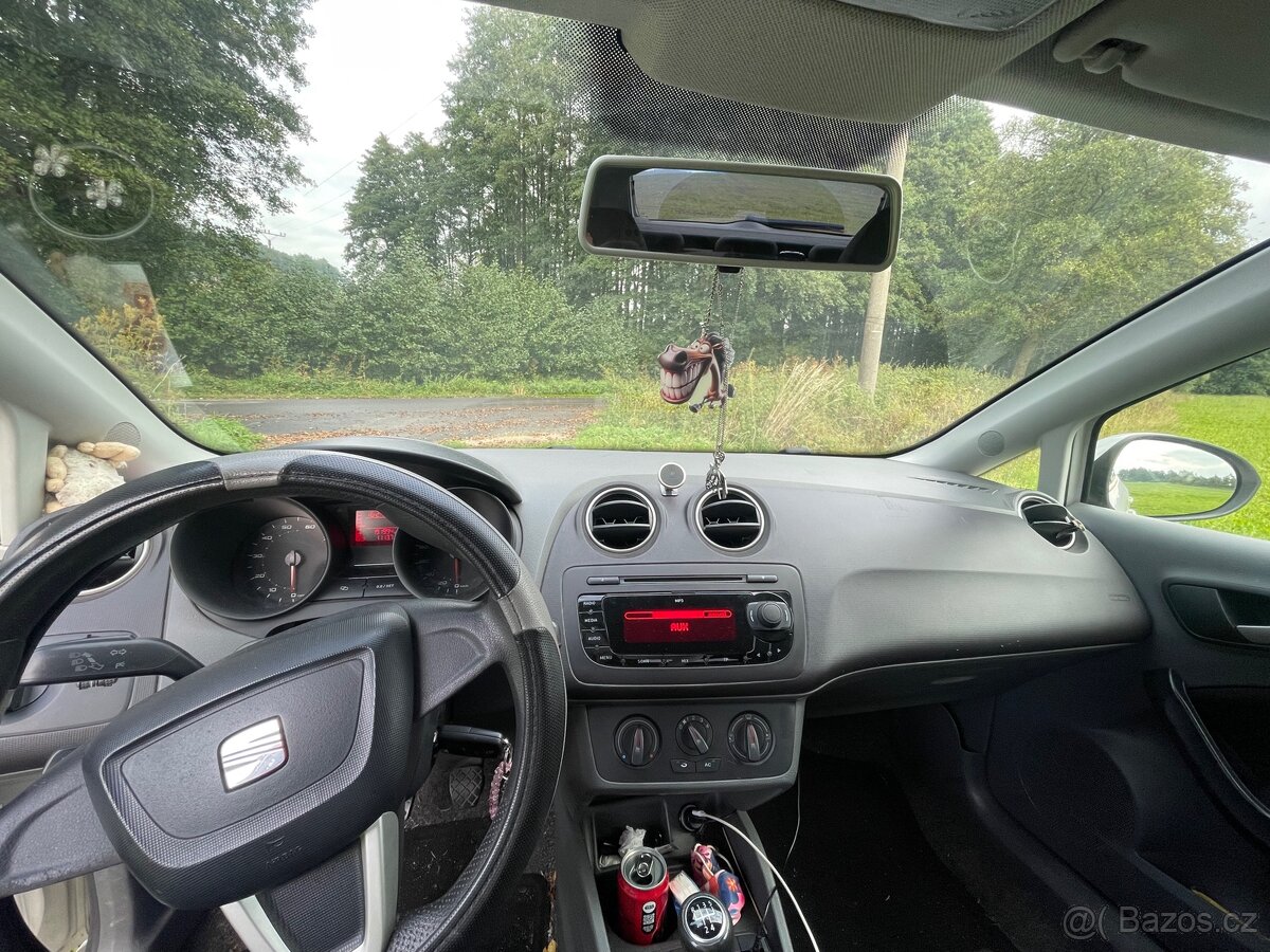Prodám Seat Ibizu combi 1.2, r. 2011 - 2