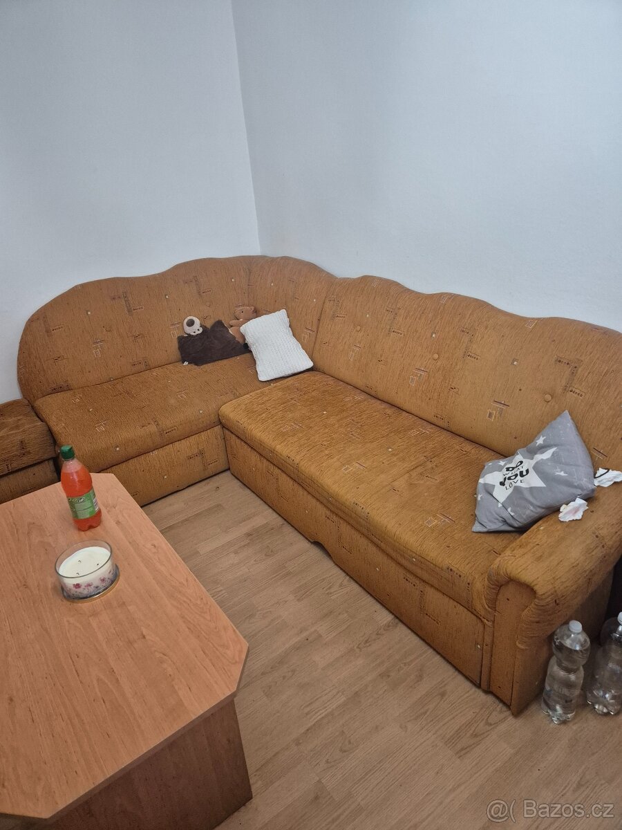 Sedaci souprava a obyvaci stěna - 2