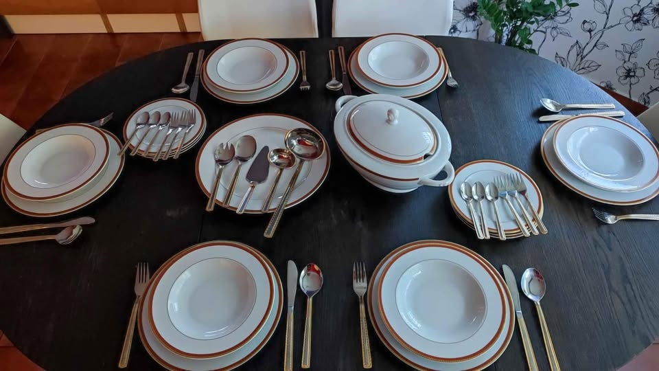 Jídelní souprava a příbory - 2