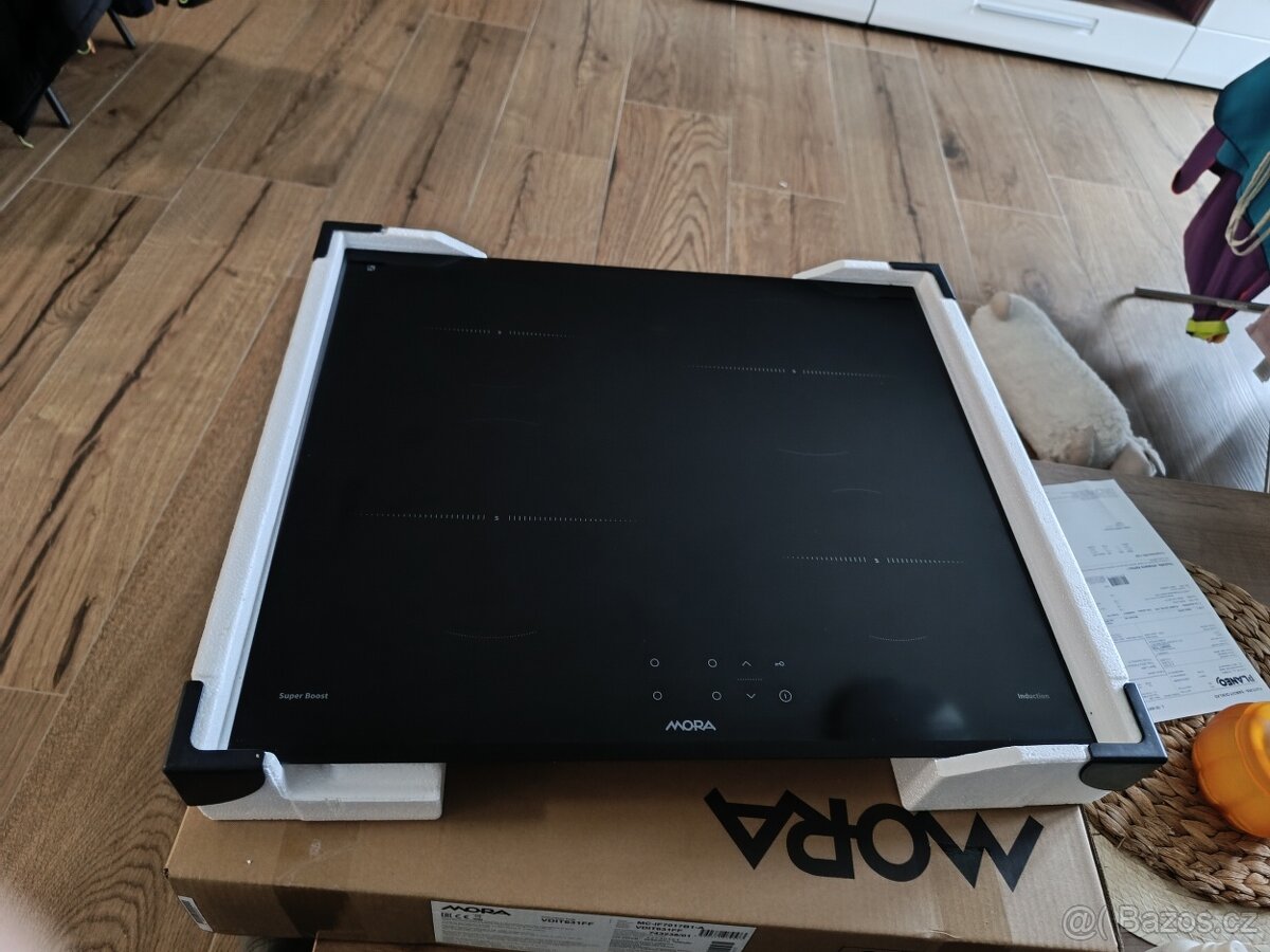 Indukční varná deska MORA - 2