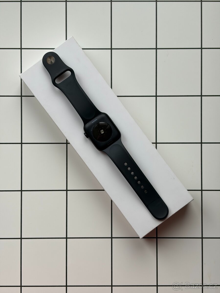 Apple Watch SE (2024) – 40 mm - 2