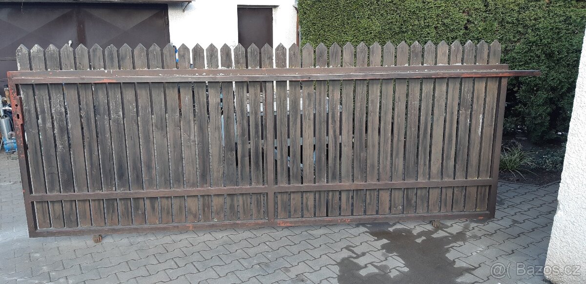 Pojezdová brána - 2