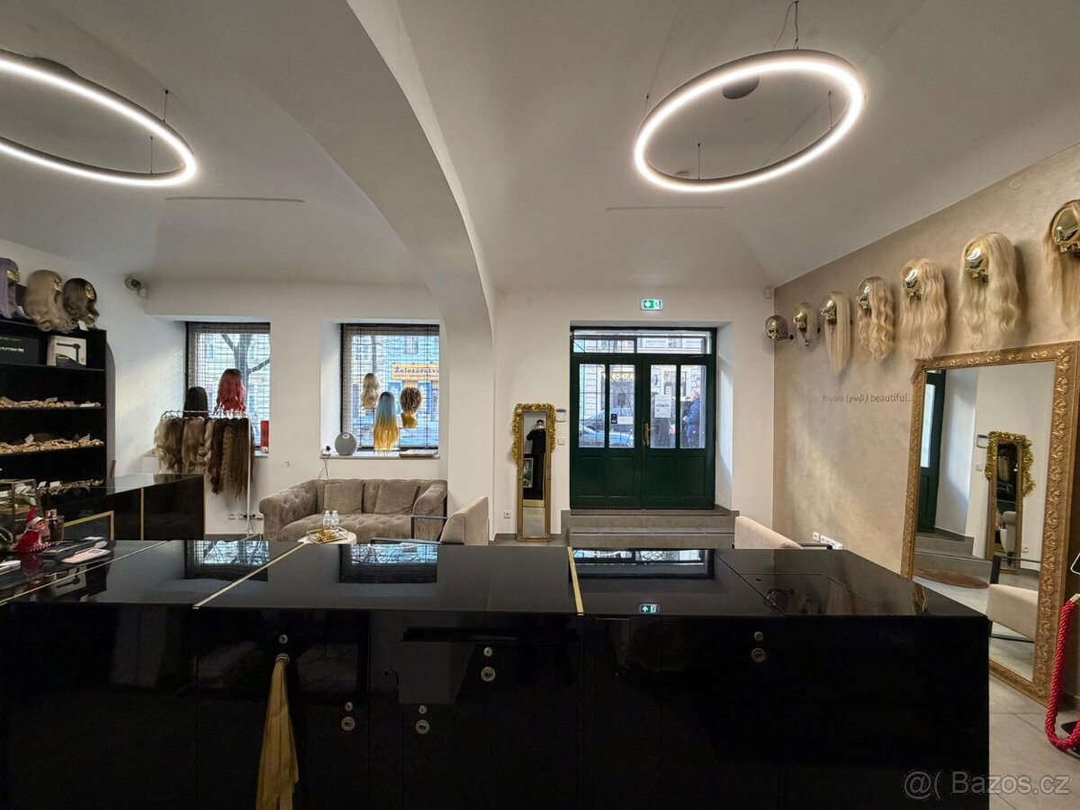 Prodám krásné prodejní pulty se skleněnou deskou - 2