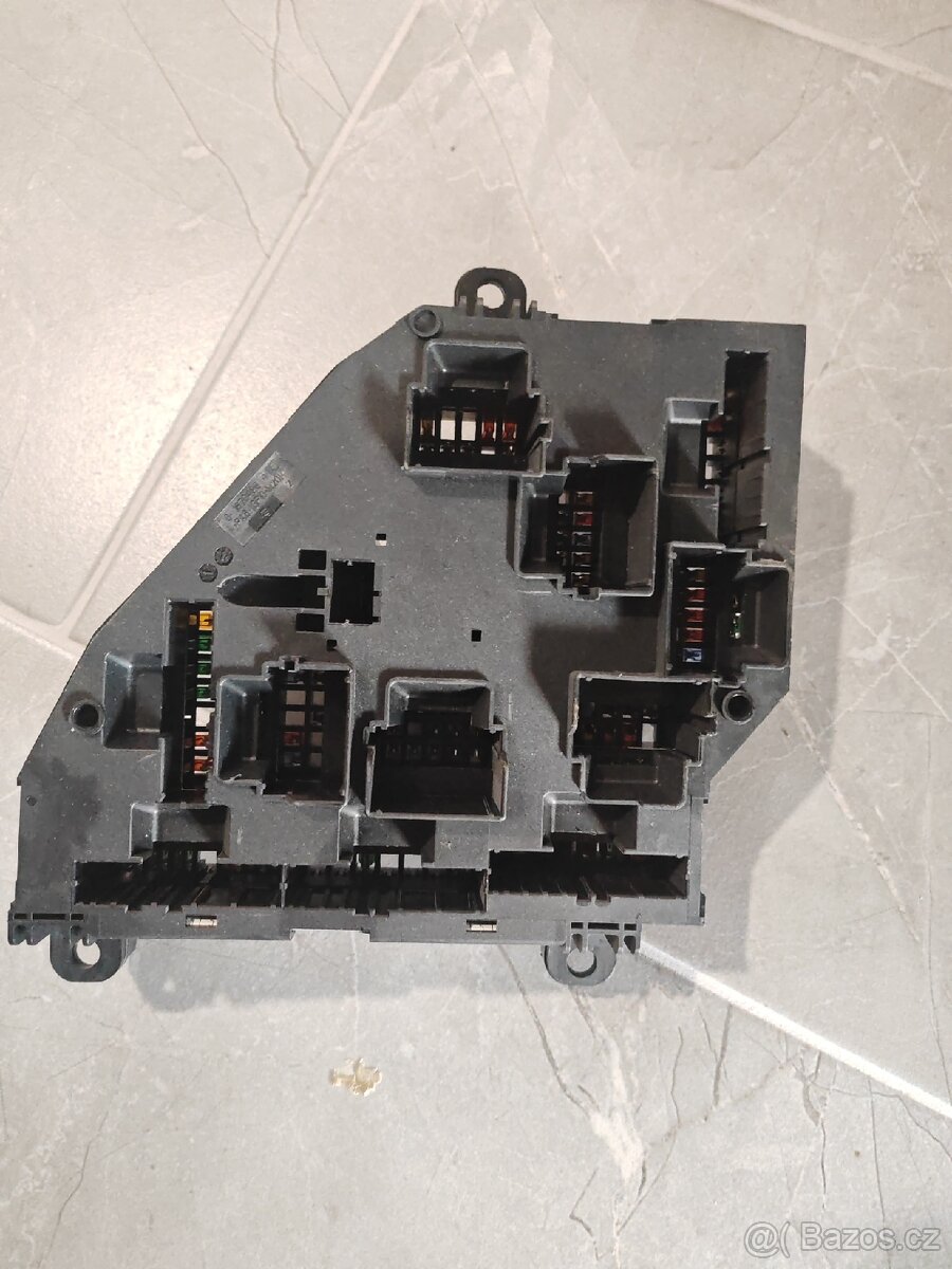 Pojistkova skříň box f10 f11 facelift - 2