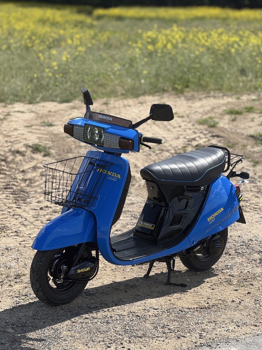 Honda lead nh80 - 2