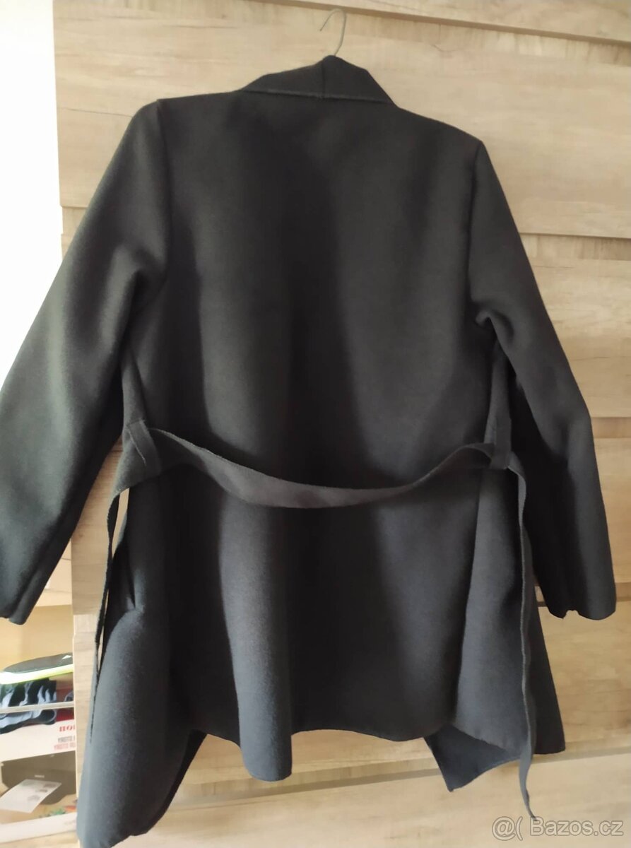 Černý dámský kabát - 2