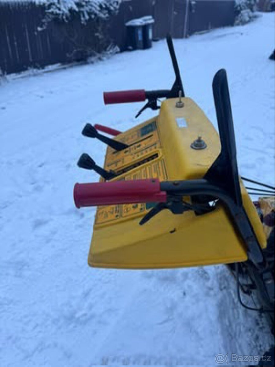 Sněhová fréza Yard-Man MTD 9HP záběr 70CM - 2