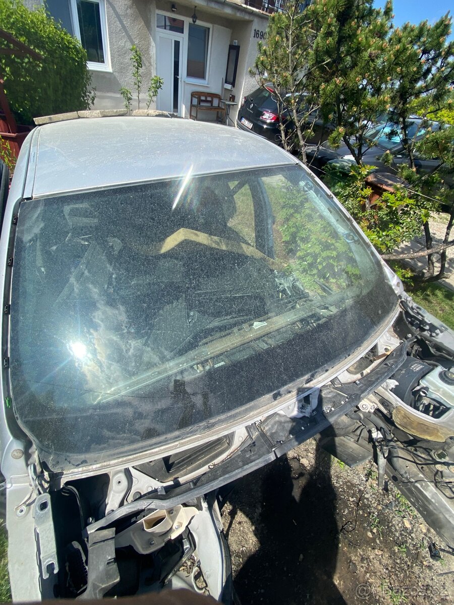 Prodám náhradní díly e91/90 - 2