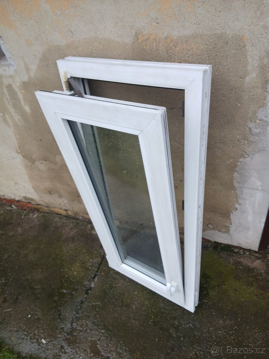Plastové okno 118x55 otvíravé - 2
