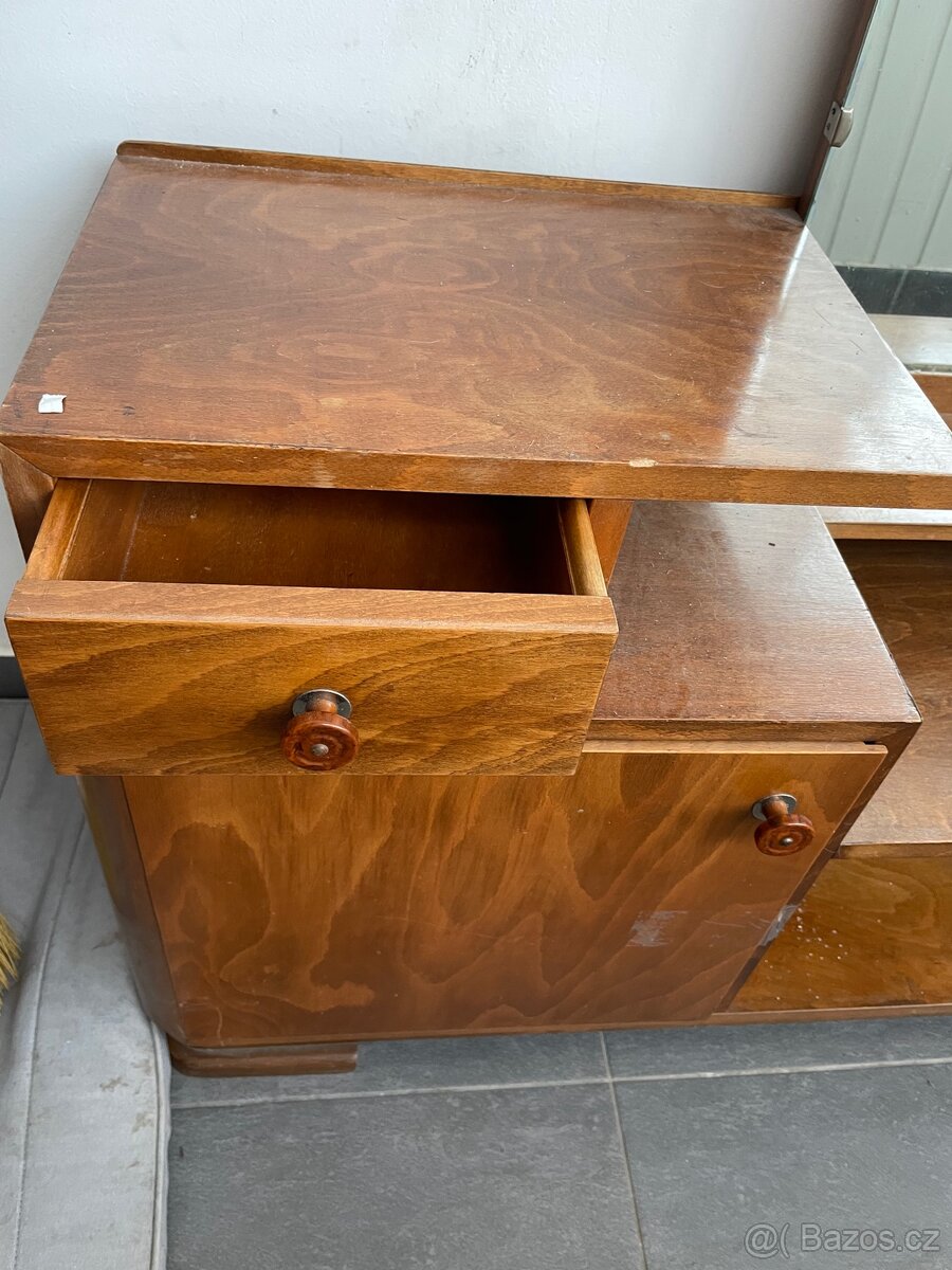 Pohovka a dvě křesla + předsíň za odvoz - 2