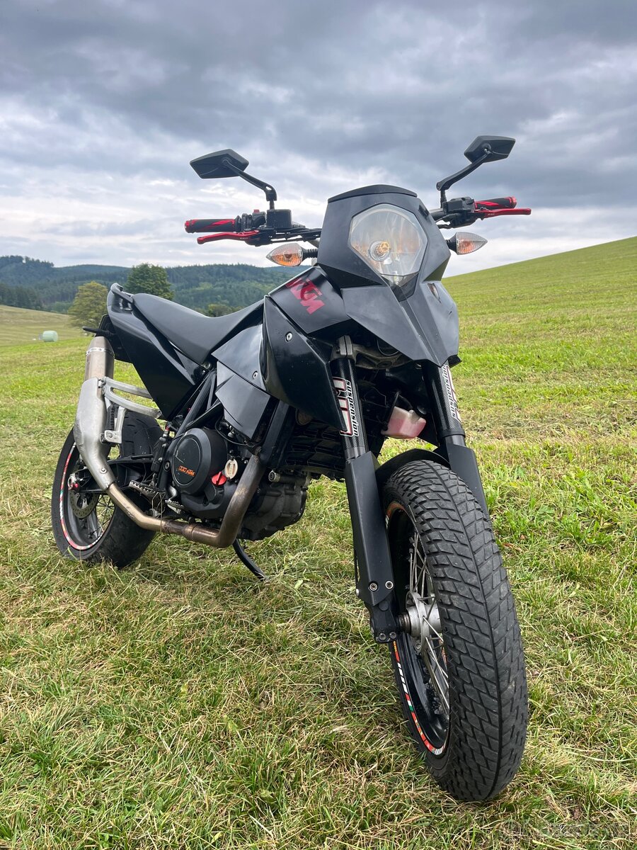 KTM 690 SUPERMOTO - 2