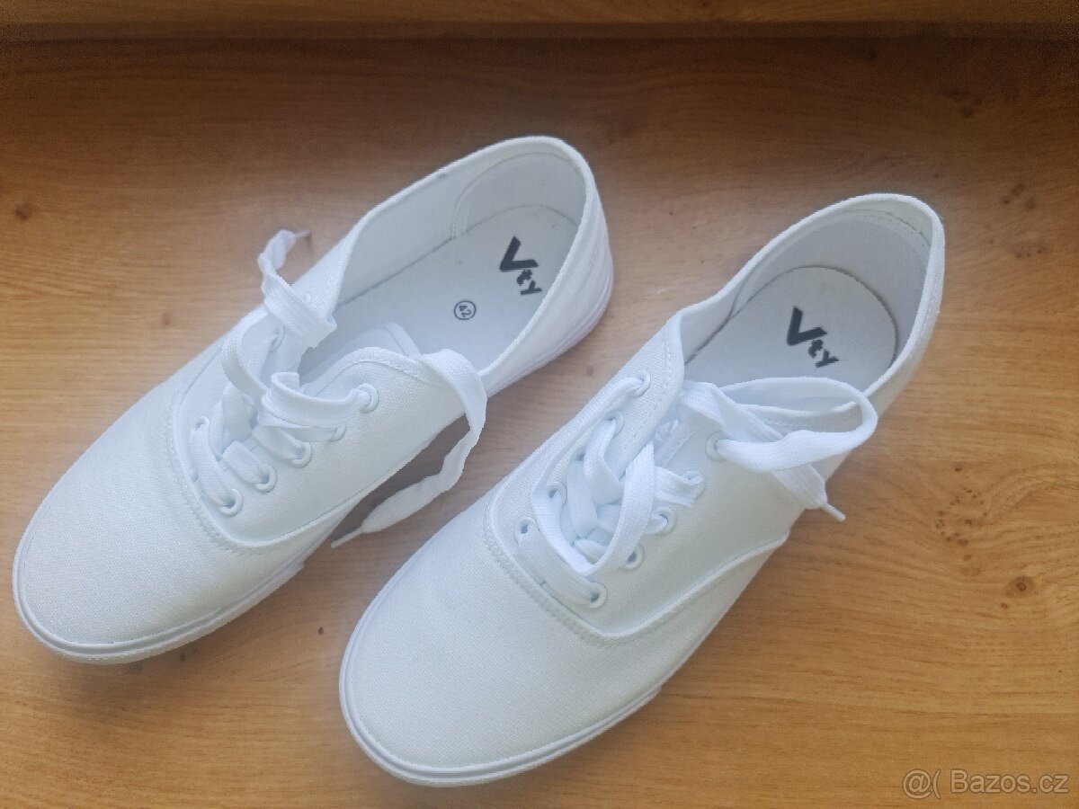 Bílé plátěné tenisky z Deichmannu - 2