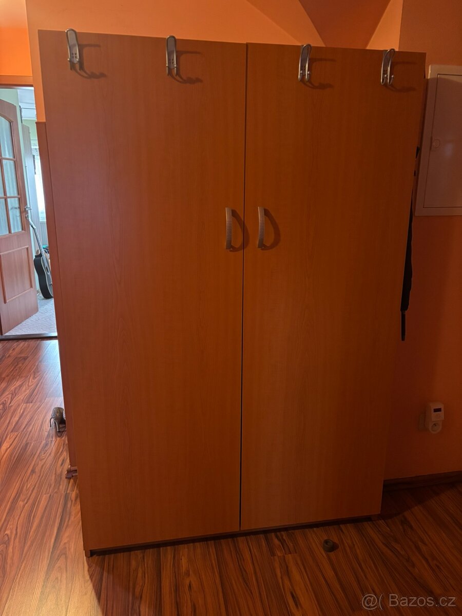 Šatní skříň - 2