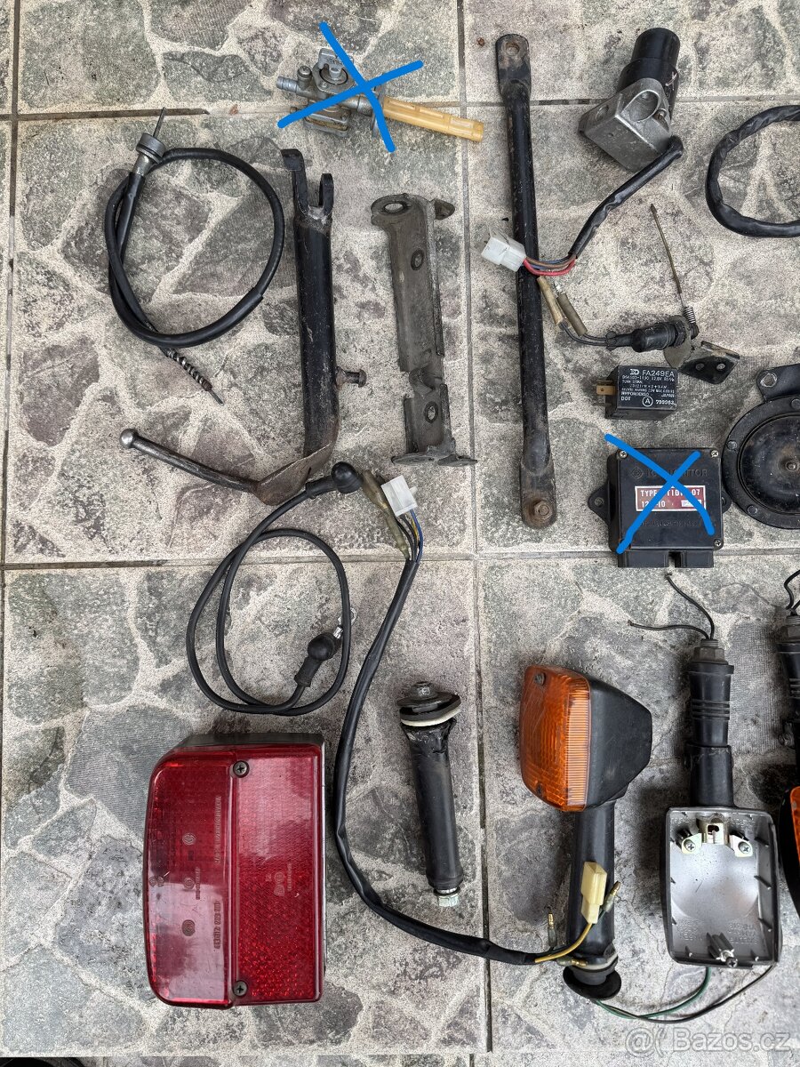 Yamaha XS 400 12 E - díly - 2