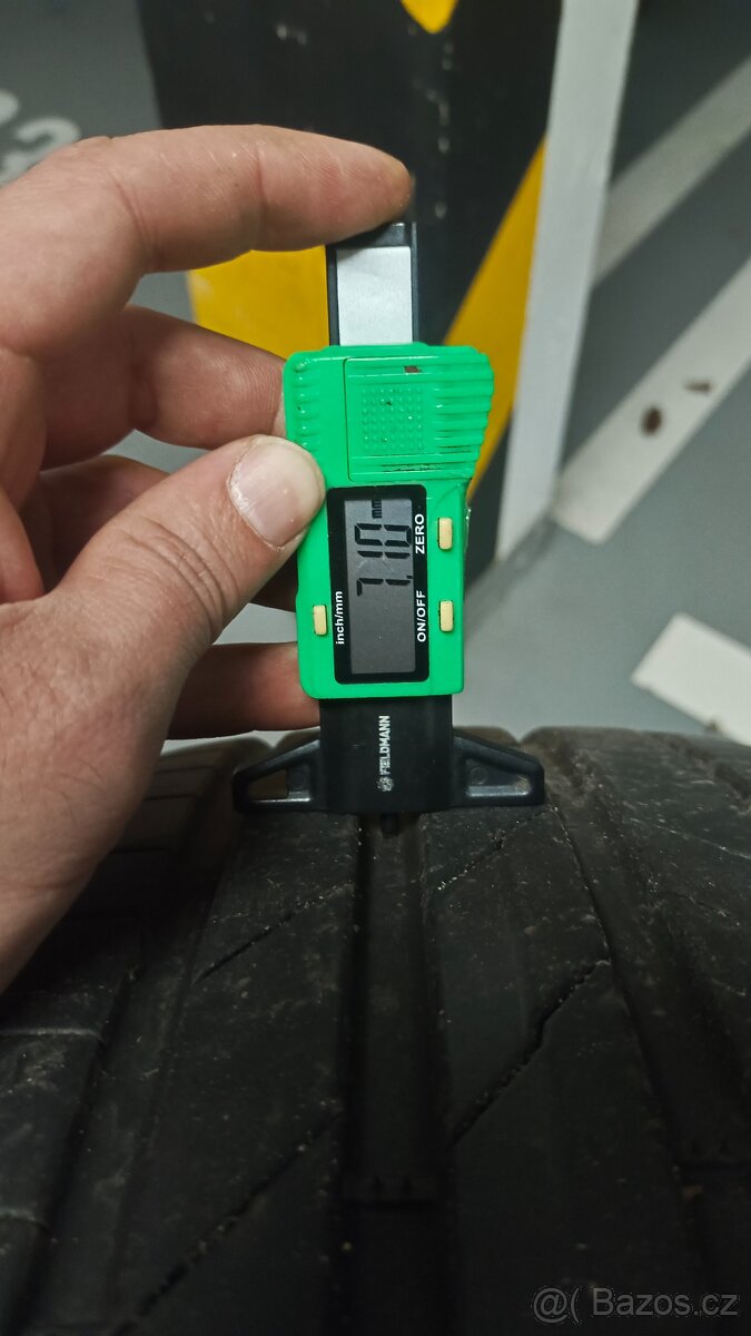 235/45/20 235/45 r20 - 2