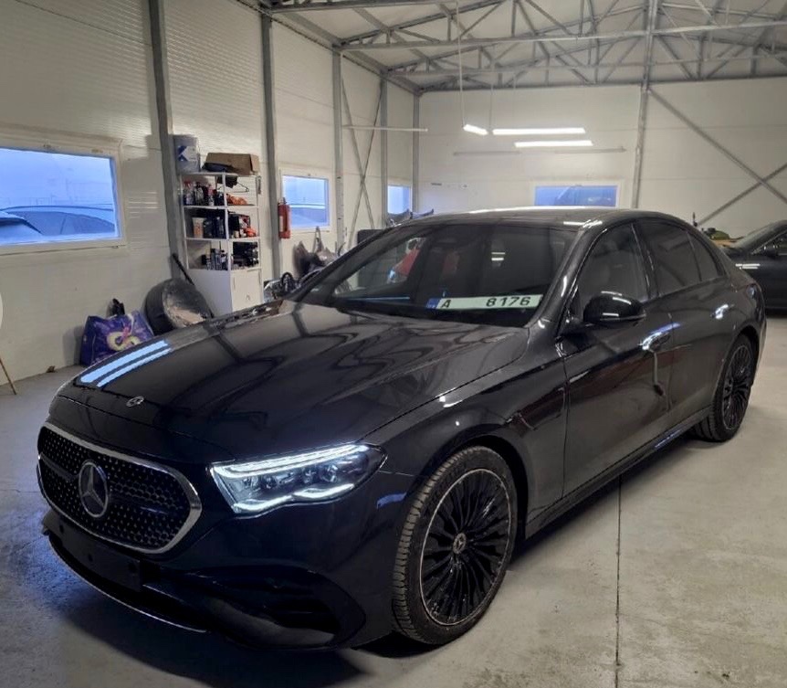 MERCEDES E KLASS 2025 AMG PAKET 4Matic splatky - 2