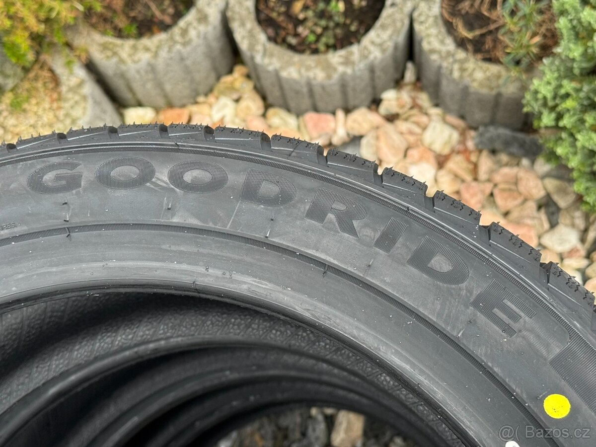 225/45 R18 - 2
