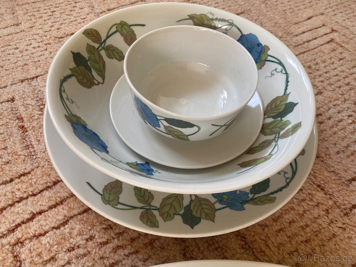 Nova RETRO jidelni souprava- jidelni talire,hrnky,tacy…35 ks - 2