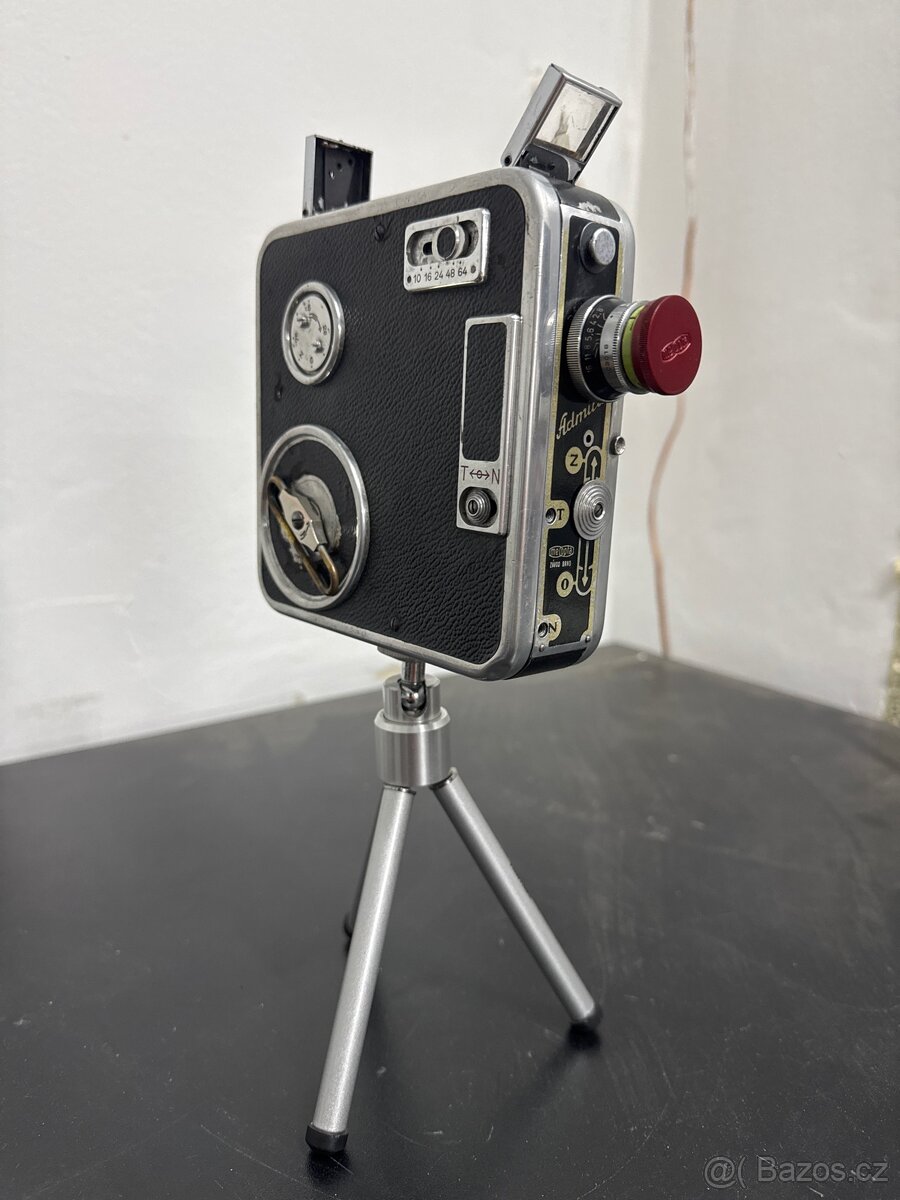 Meopta Admira 8 - vintage filmová kamera 8mm + stativ - 2