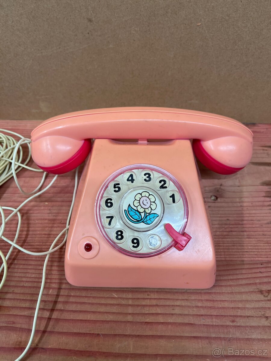 Retro dětský telefon - 2