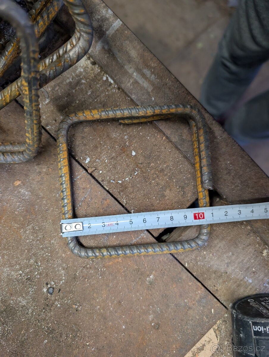 Třmínky 11x11cm R8 - 2