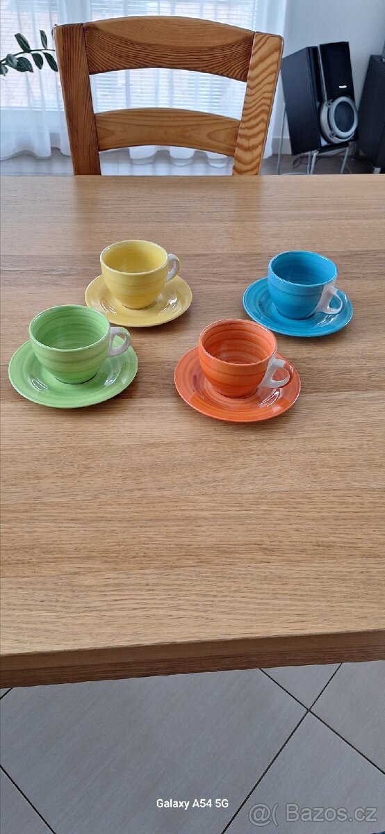 Sada veselých hrnečků. - 2