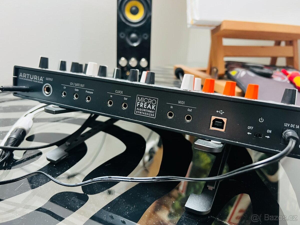 Microfreak Arturia - 3 měsíce nové - 2