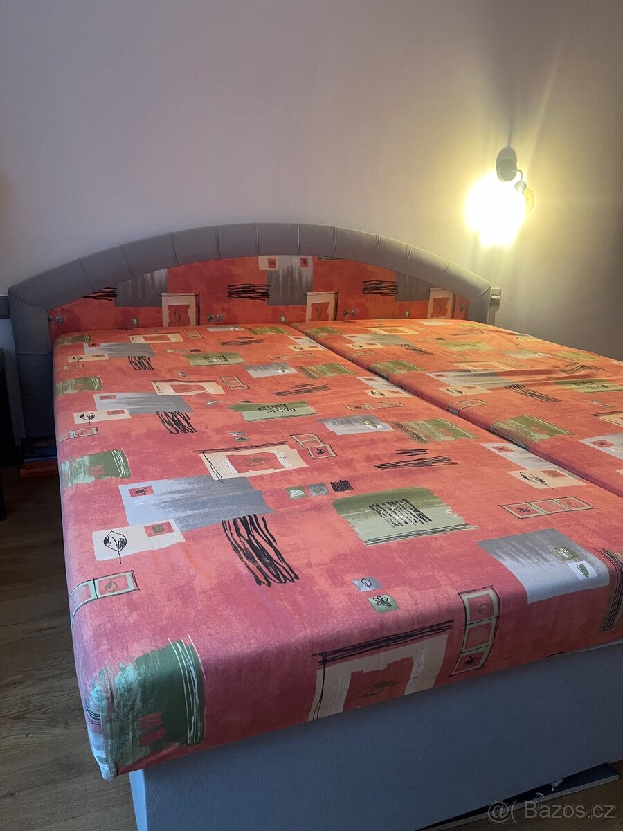 Čalouněná postel - 2