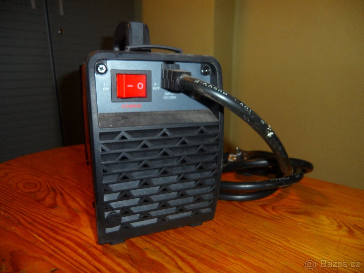 Invertorová svářečka MMA - HECHT 1828 - 2