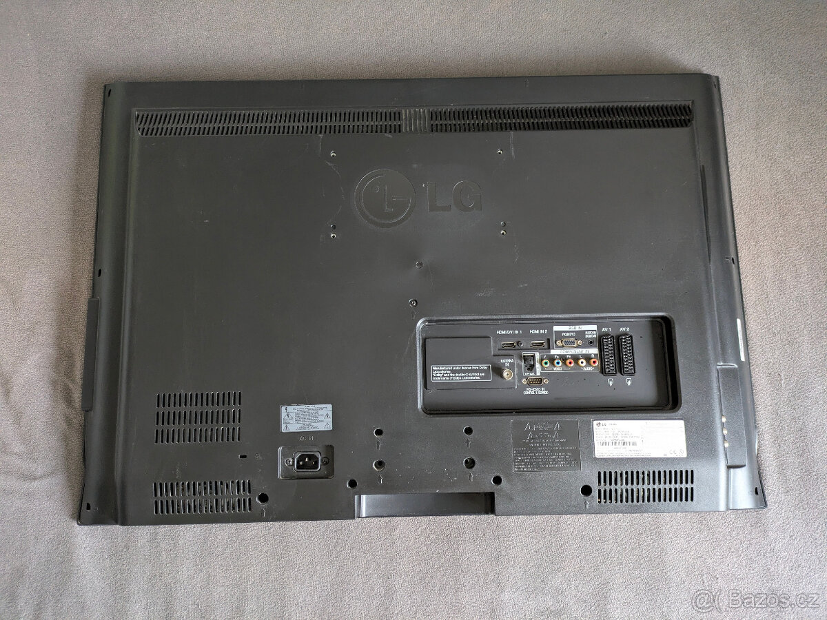 Televizor LG 32LC55 + držák - 2