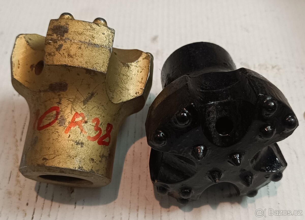 vrtací korunka roubíková pr.110 mm R38 - 2