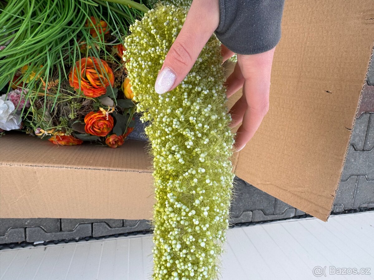 Umělé květiny / dekorace (celá krabice) - 2