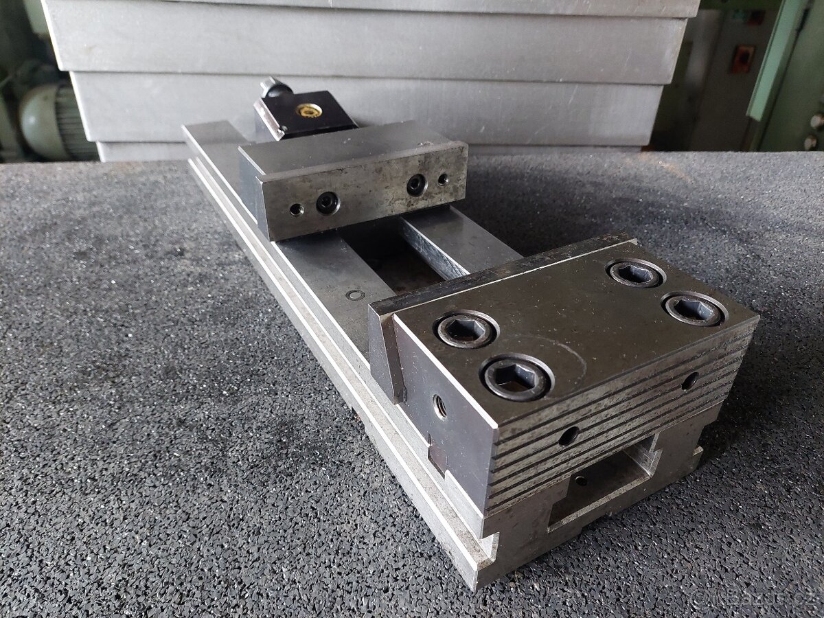 Strojní svěrák přesný, řadový - 2