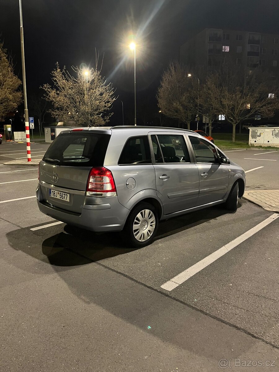 Opel Zafira B 1.6i - 2