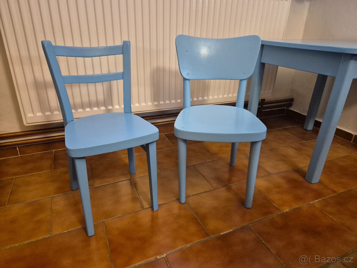 Set stolek a 2 židličky - 2